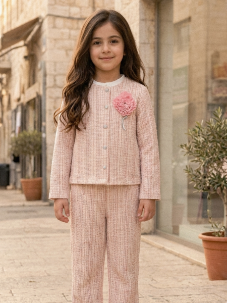 طقم بنطلون مع وردة